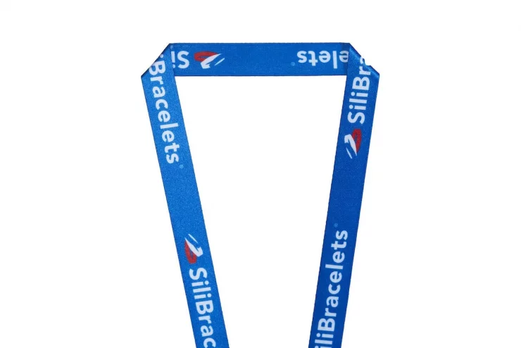 Vous cherchez un cadeau entreprise original ? Vous organisez une fête de personnel ou installez votre stand à un salon professionnel ? Avez-vous pensez à vous procurer des lanyards ? Ces supports publicitaires sont d'une efficacité redoutable pour mettre en valeur l'image de votre société et identifier les participants en toute simplicité. Voici tous les atouts du tour de cou en polyester.